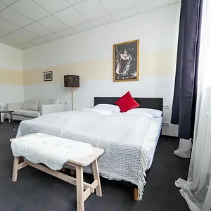  Aparthotel Full House - Shared Bath&kitchen Deutschland
